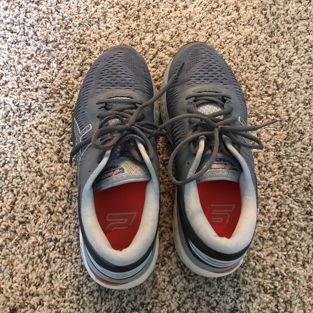 Asic Tennis Shoes Size 10